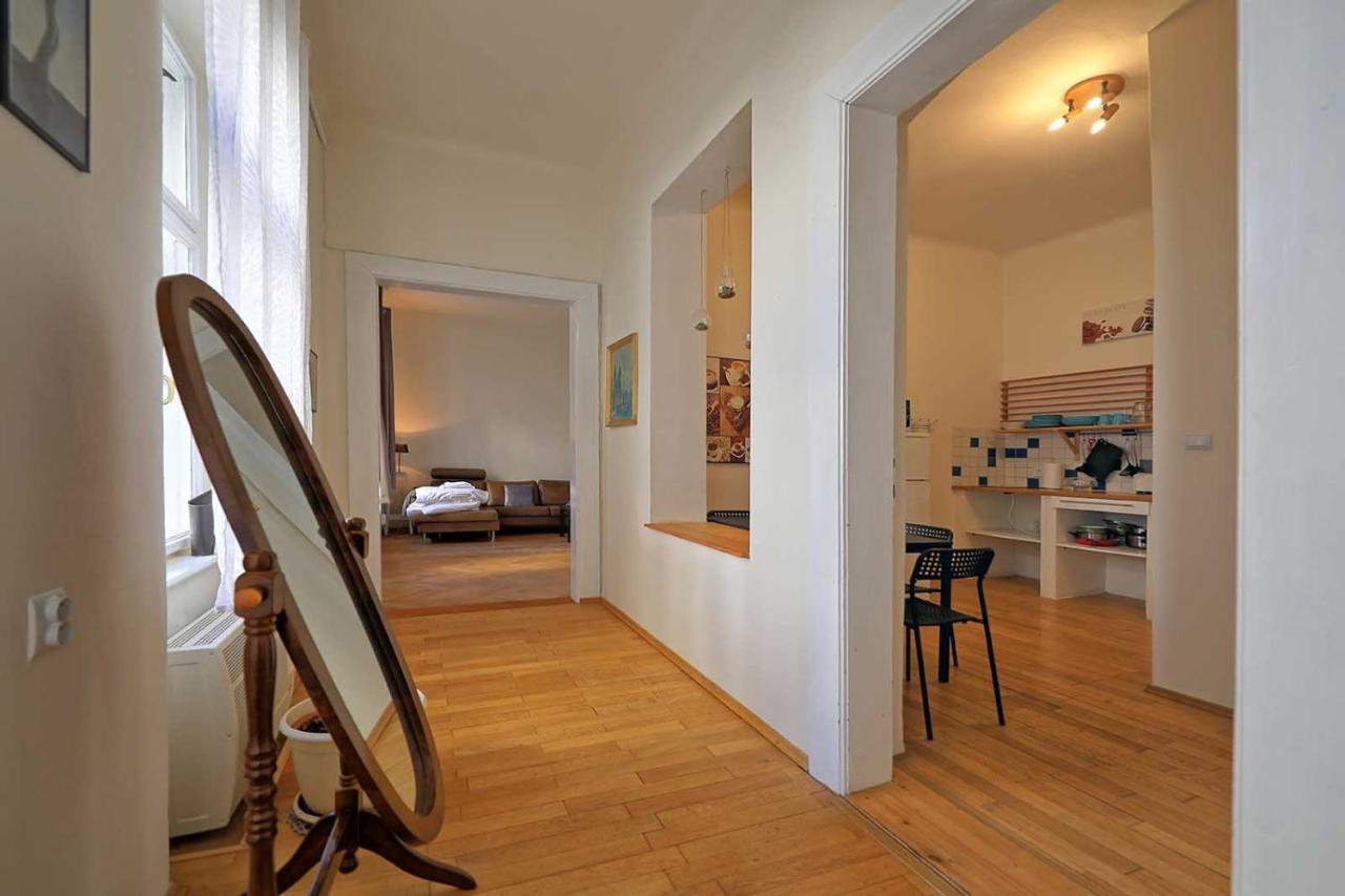 Peter'S Tower Apartments 布拉格 外观 照片