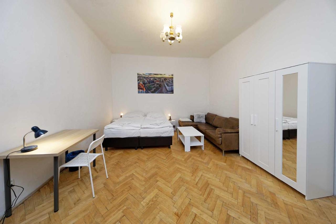 Peter'S Tower Apartments 布拉格 外观 照片
