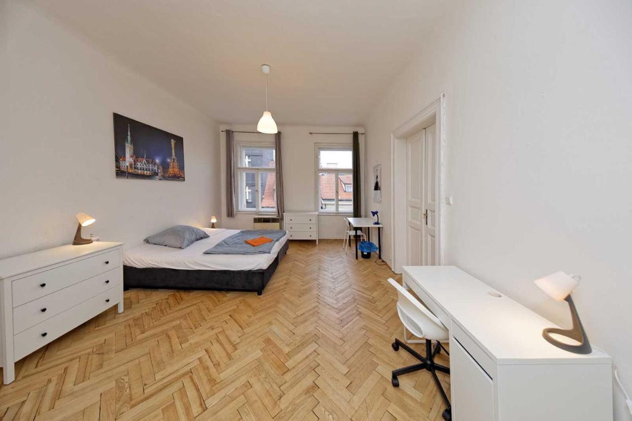 Peter'S Tower Apartments 布拉格 外观 照片