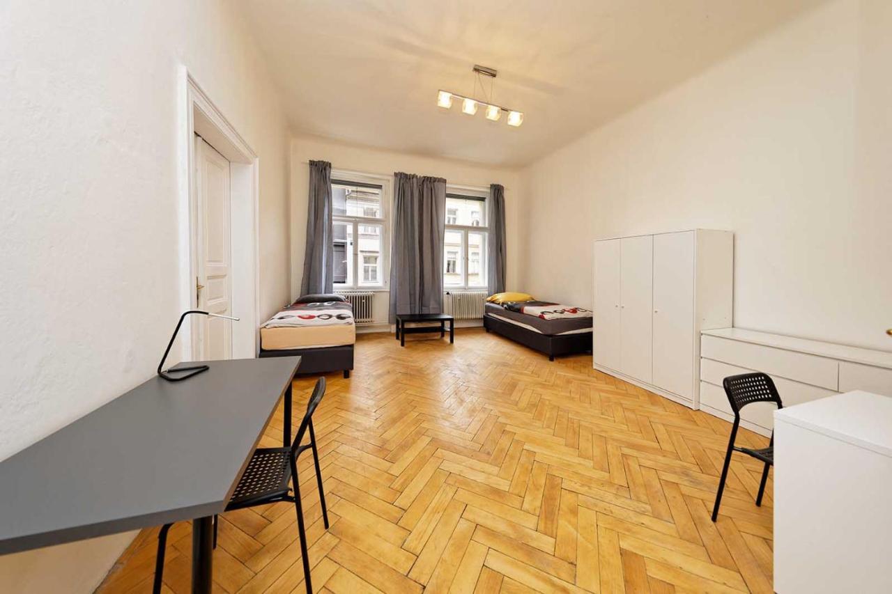 Peter'S Tower Apartments 布拉格 外观 照片