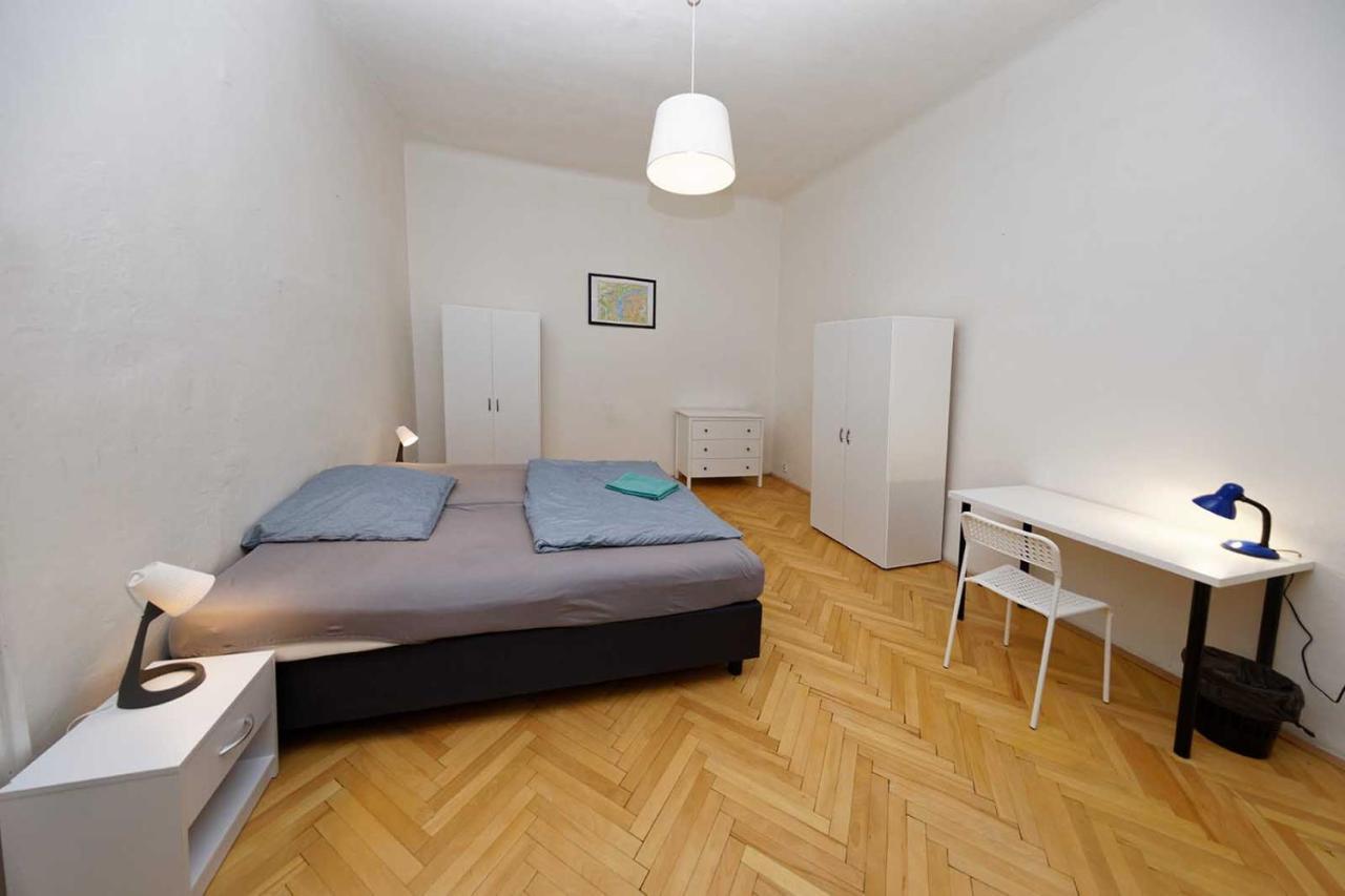 Peter'S Tower Apartments 布拉格 外观 照片