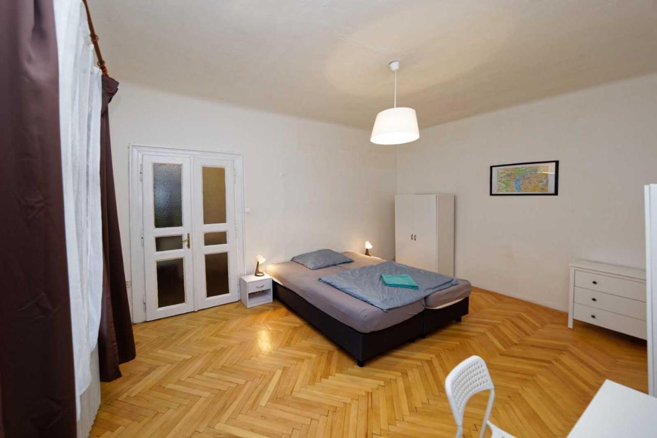 Peter'S Tower Apartments 布拉格 外观 照片