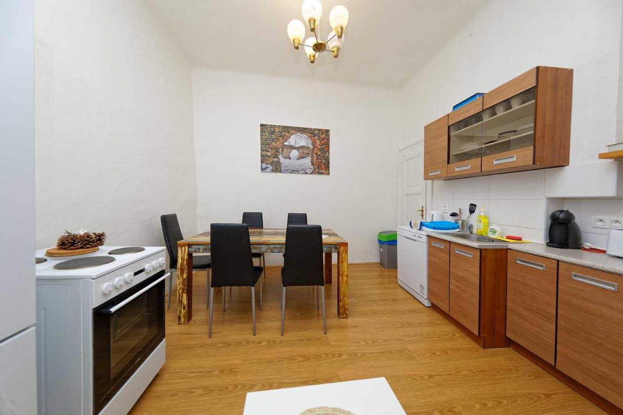 Peter'S Tower Apartments 布拉格 外观 照片
