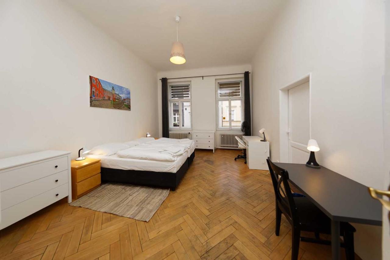 Peter'S Tower Apartments 布拉格 外观 照片