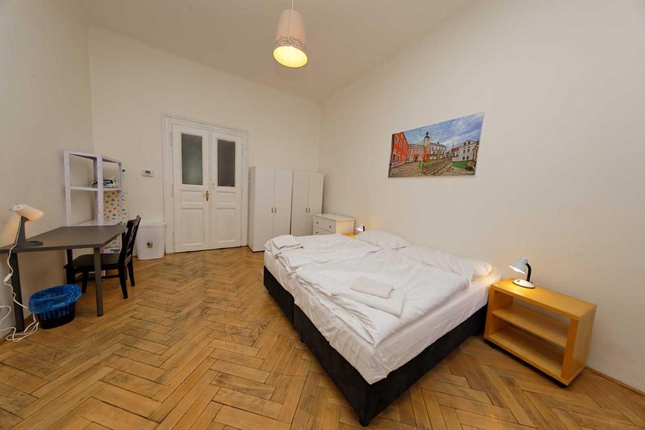Peter'S Tower Apartments 布拉格 外观 照片