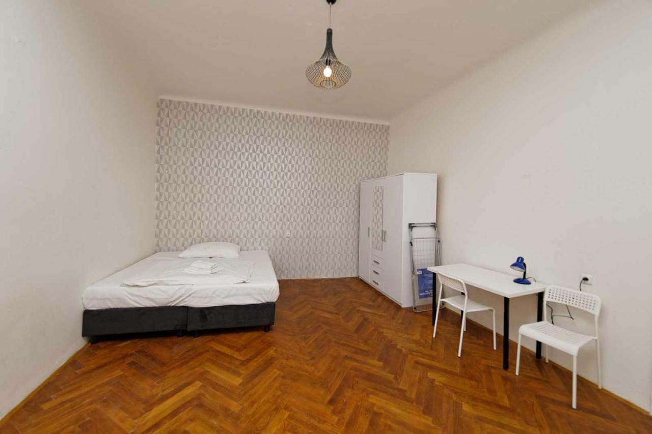 Peter'S Tower Apartments 布拉格 外观 照片