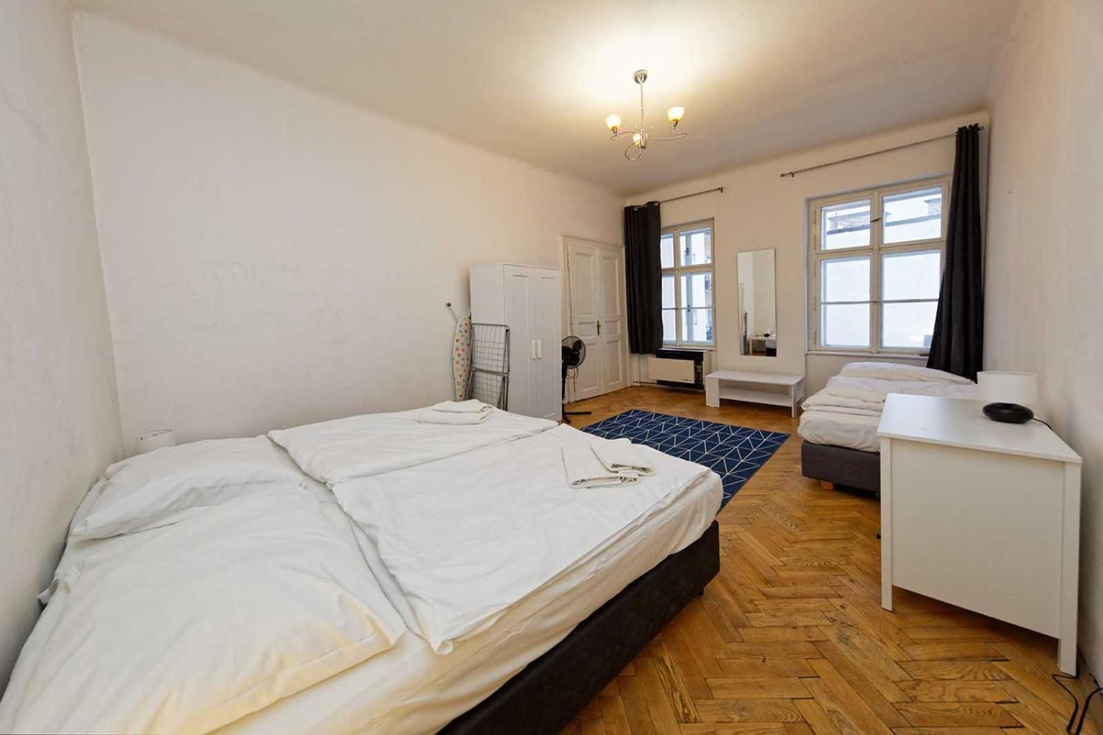 Peter'S Tower Apartments 布拉格 外观 照片